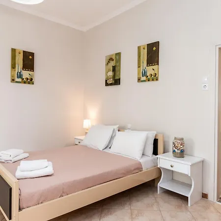 蒙提卡斯一室公寓酒店 *