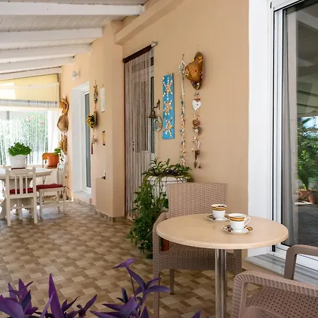 Mentikas Studios Apartment Laganas