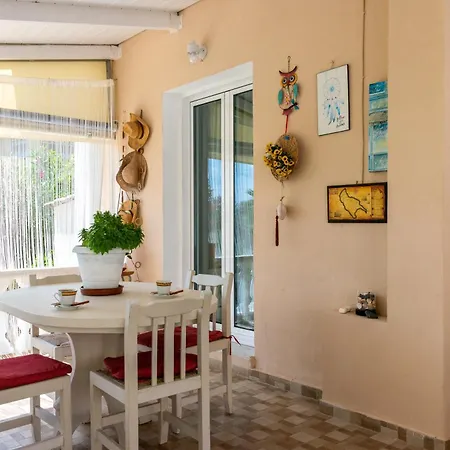 Appartamento Mentikas *