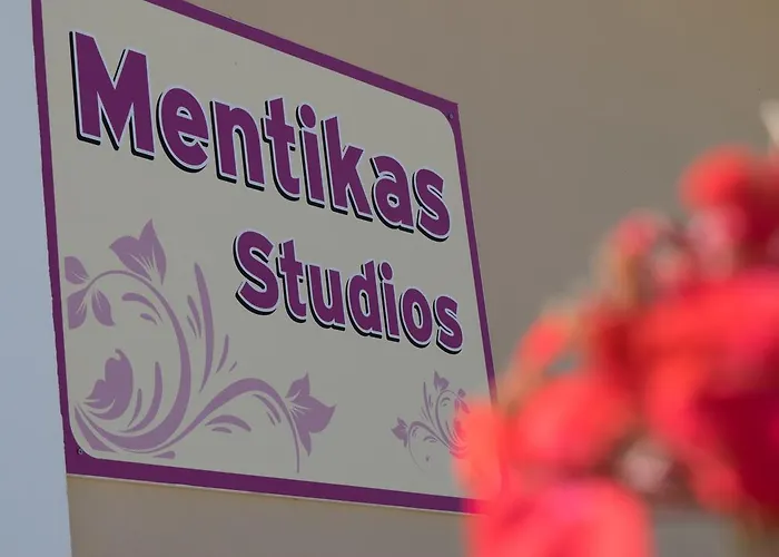 شقة Mentikas *